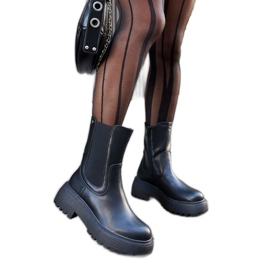 Černé zateplené kozačky na platformě černá Černé zateplené kozačky na platformě černá