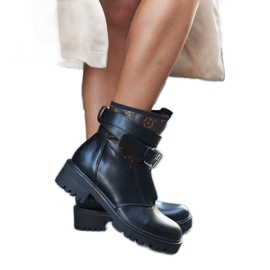 Černé kozačky s ozdobným páskem Domus černá