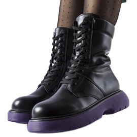 Černé zateplené boty s fialovou podrážkou Beata černá