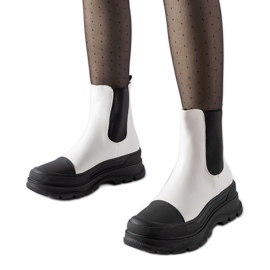 Bílé kotníkové boty se sportovní podrážkou Ermanno bílý Bílé kotníkové boty se sportovní podrážkou Ermanno bílý