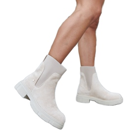 Inna Béžové nazouvací kotníkové boty značky Adalrico béžový