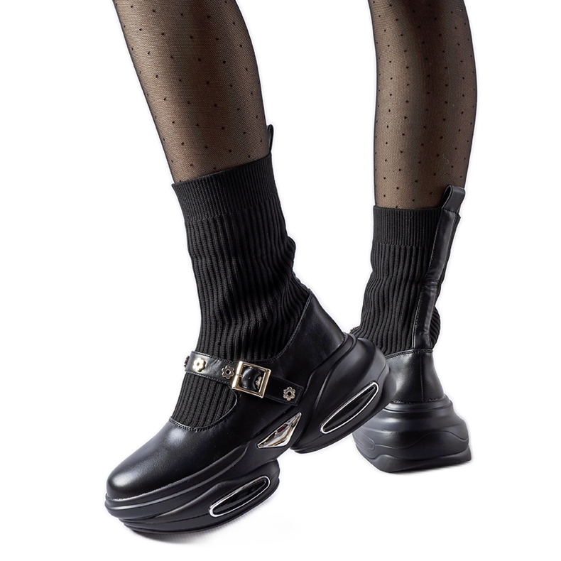 Černé kotníkové boty s ponožkovým svrškem značky Ivana černá