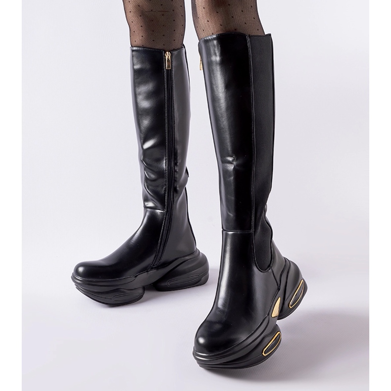 Inna Černé kozačky Tanas s masivní podrážkou černá