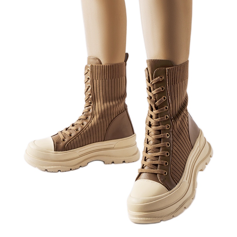 Hnědé ponožkové dělnice se silnou podrážkou od Vitto hnědý Hnědé ponožkové dělnice se silnou podrážkou od Vitto hnědý