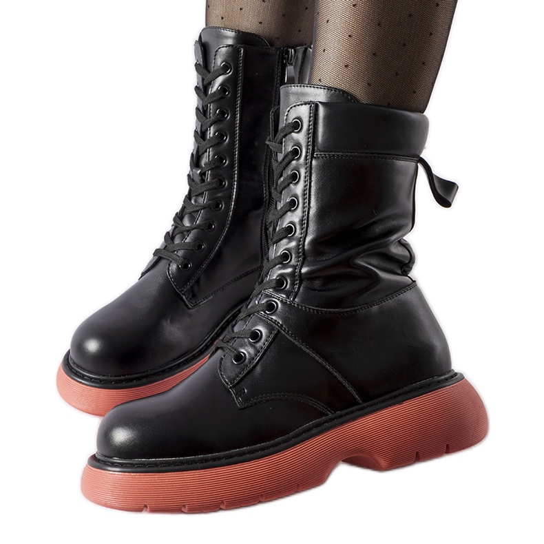 Černé zateplené kozačky s růžovou podrážkou Beata černá