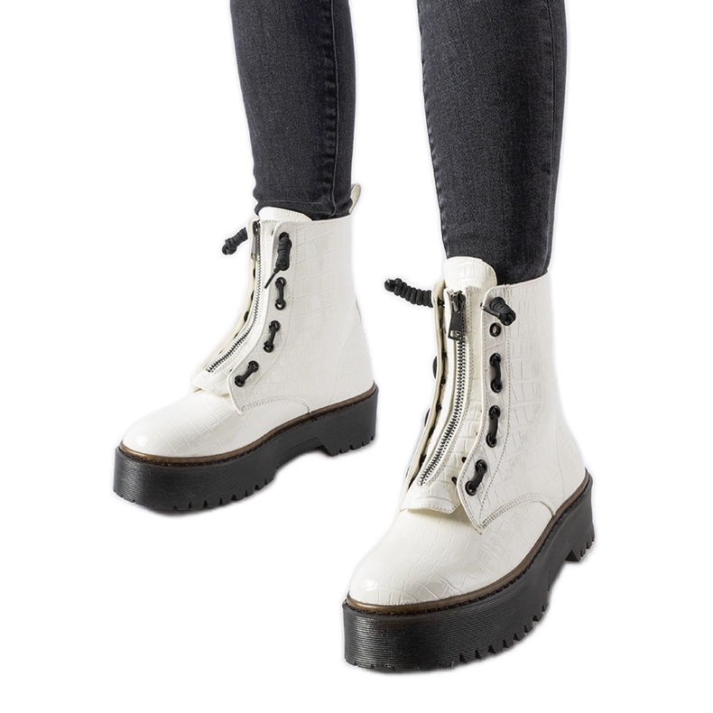 Inna Bílé kotníkové boty na platformě s embosováním Ascea bílý