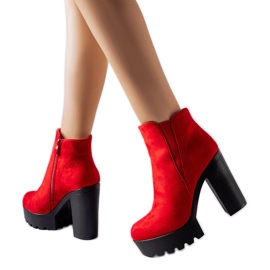 Červené kotníkové boty Indiprete z ekologického semiše