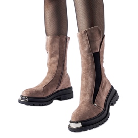 Hnědé zateplené kotníkové boty s ozdobnou špičkou Bologna hnědý Hnědé zateplené kotníkové boty s ozdobnou špičkou Bologna hnědý