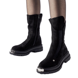 Černé zateplené kotníkové boty s ozdobnou špičkou Bologna černá