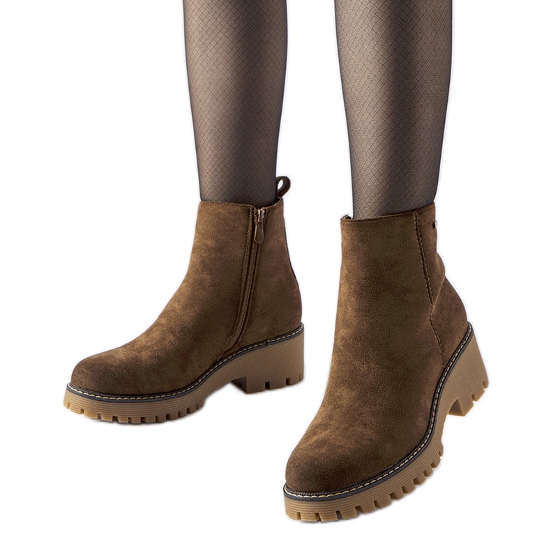 Hnědé zateplené kotníkové boty se silnou podrážkou Pieve hnědý