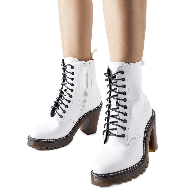 Ezio bílé šněrovací kotníkové boty bílý