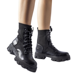 Černé nazouvací ponožky Primero černý