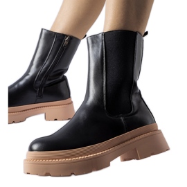 Černé kotníkové boty se světle růžovou Garden podrážkou černá