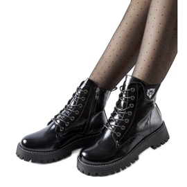 Černé, zateplené, lakované dělnice Bungana černý