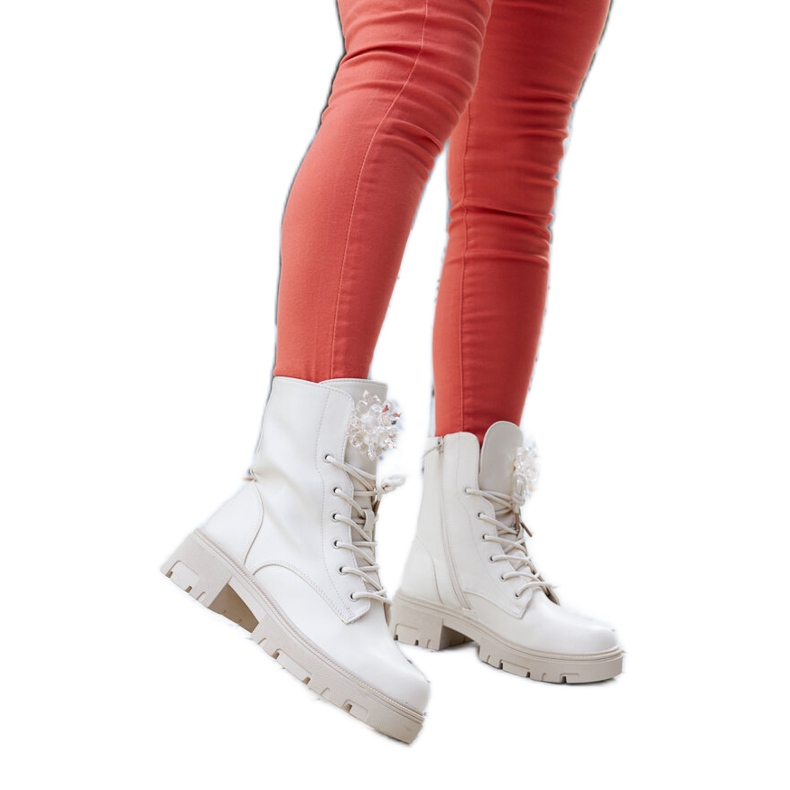 Béžové kotníkové boty s ozdobnými korálky Accadia béžový