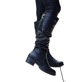 Černé mačkané kozačky Angelico černý