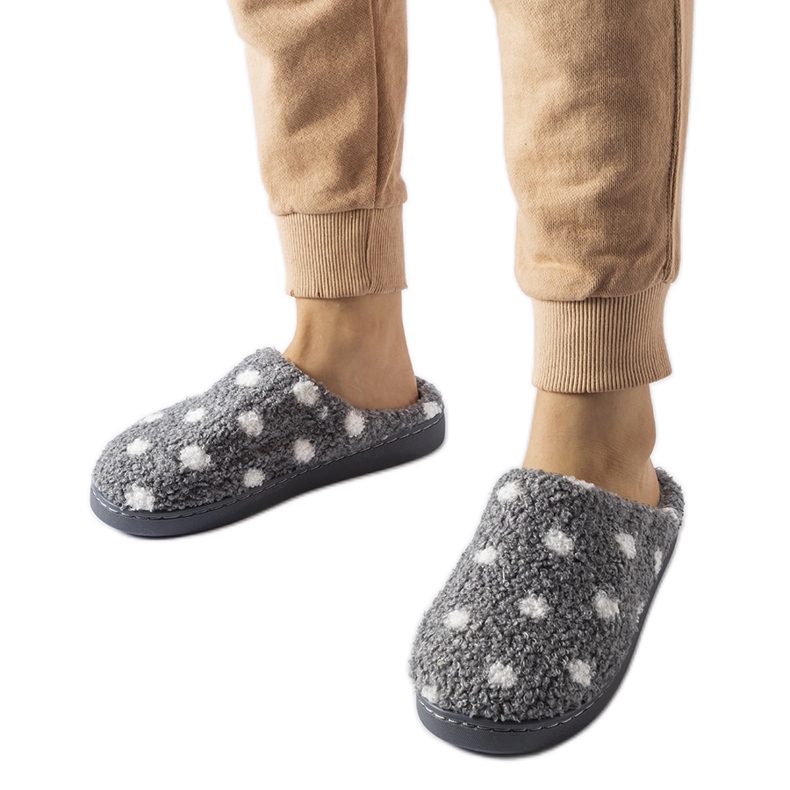 Šedé teplé pantofle s bílými puntíky šedá Šedé teplé pantofle s bílými puntíky šedá