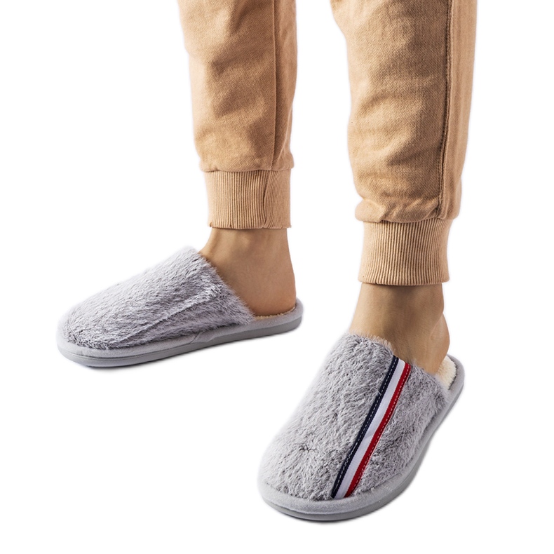 Šedé pantofle šedá