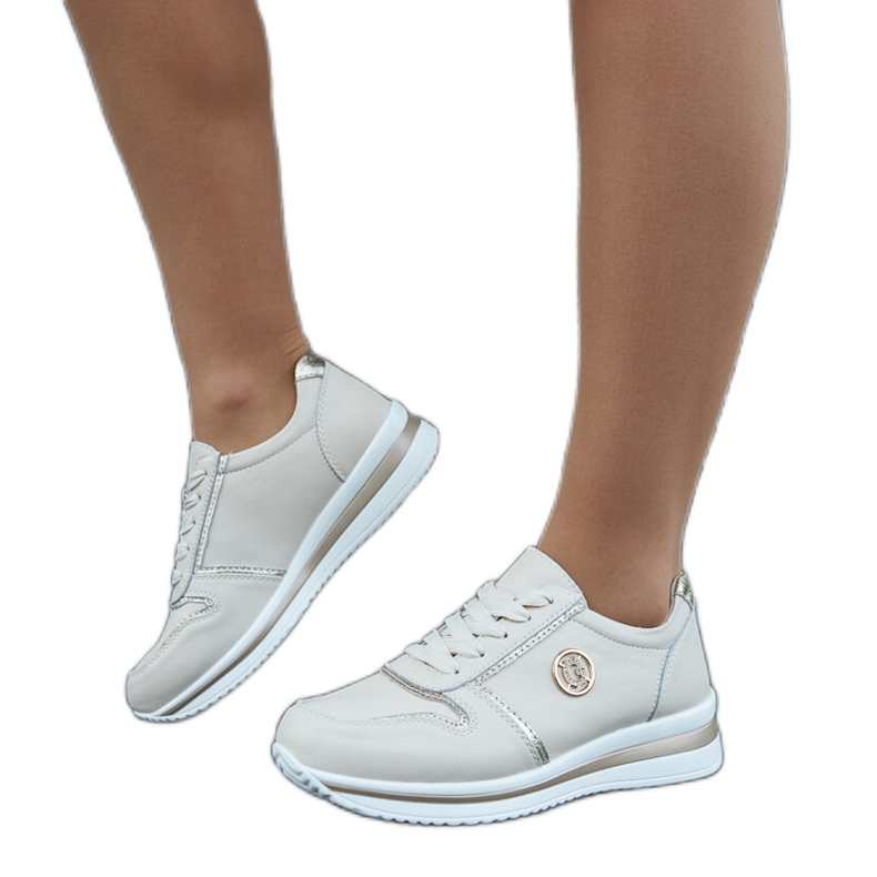 Béžové kožené tenisky s kamínky béžový