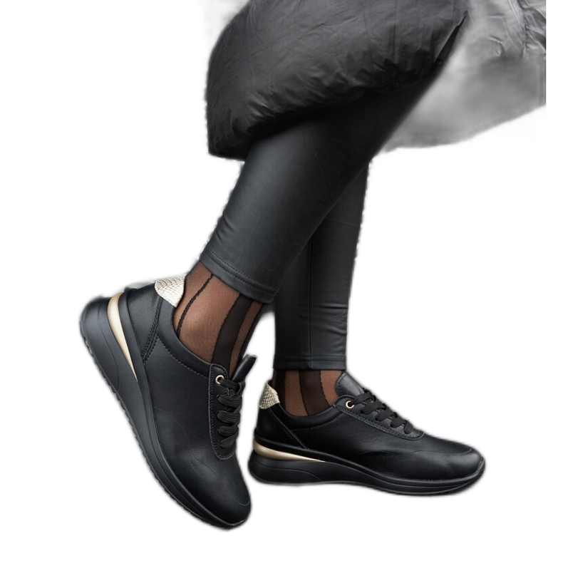 Černé kožené tenisky na klínku značky Federico černá Černé kožené tenisky na klínku značky Federico černá