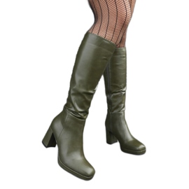 Zelené kozačky s hranatou špičkou od Biassono zelený