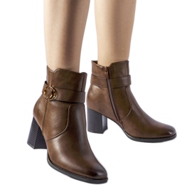 Hnědé zateplené kotníkové boty značky Muscoline hnědý