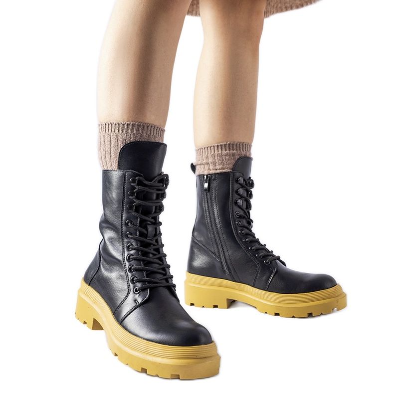 Černé tenisky s barevnou podrážkou Quennie černá