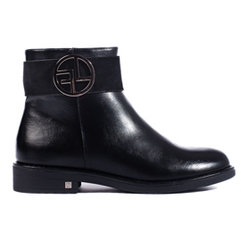 W. Potocki Černé nízké kotníkové boty na plochém podpatku značky Potocki černá W. Potocki Černé nízké kotníkové boty na plochém podpatku značky Potocki černá