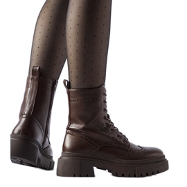 Hnědé kozačky zdobené prošíváním Nicla hnědý Hnědé kozačky zdobené prošíváním Nicla hnědý