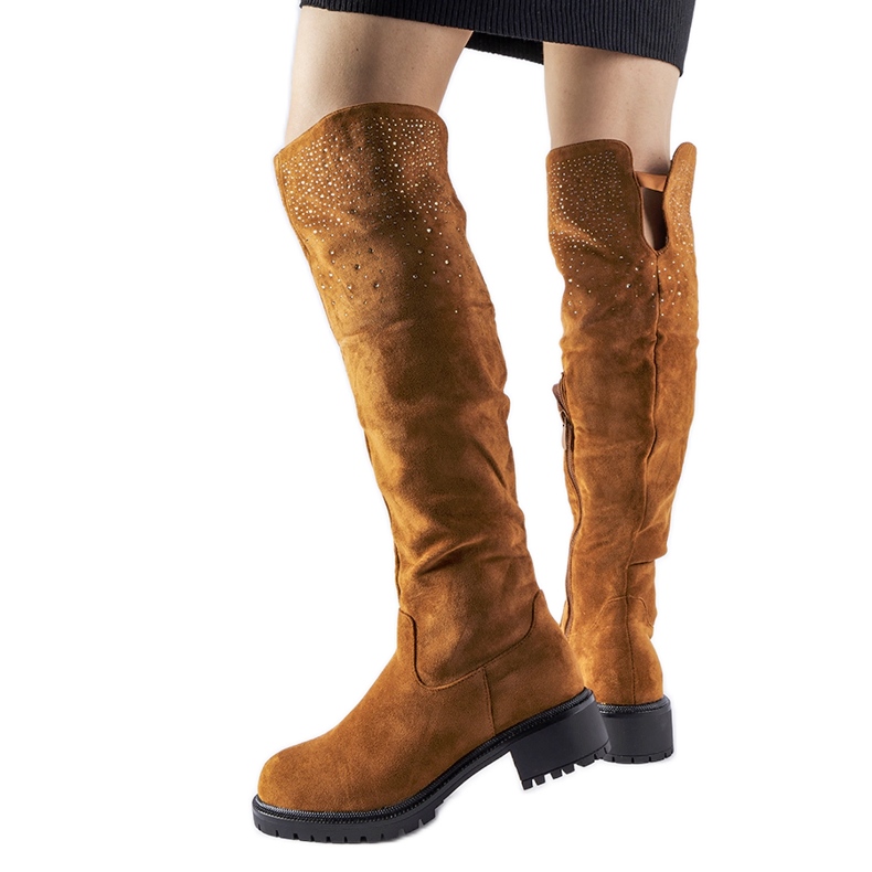 Hnědé dlouhé kozačky s kamínky od Colleen hnědý