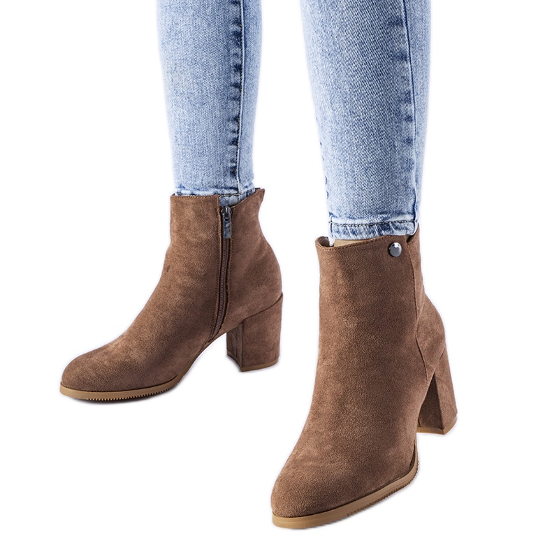 Hnědé kozačky na nízkém podpatku, eko-semiš Risano hnědý Hnědé kozačky na nízkém podpatku, eko-semiš Risano hnědý