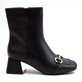 Černé kotníkové boty Adinah na vysokém podpatku s ozdobou černá Černé kotníkové boty Adinah na vysokém podpatku s ozdobou černá