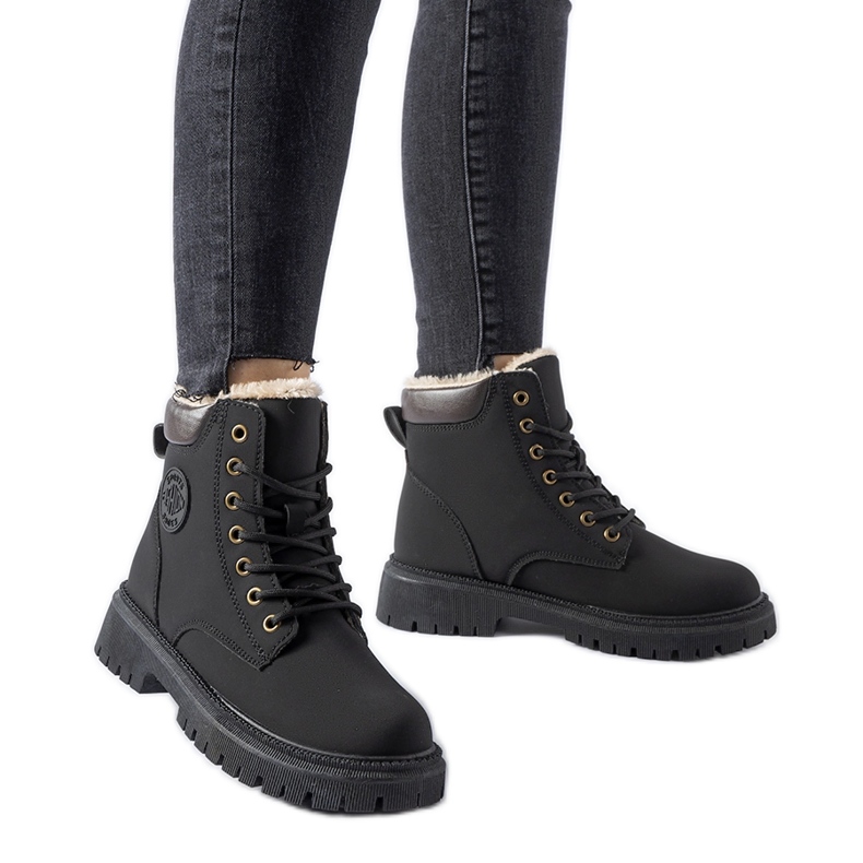 Černé zateplené boty Medole černá