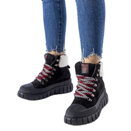 Černé zateplené tenisky na platformě Ottiol černá Černé zateplené tenisky na platformě Ottiol černá