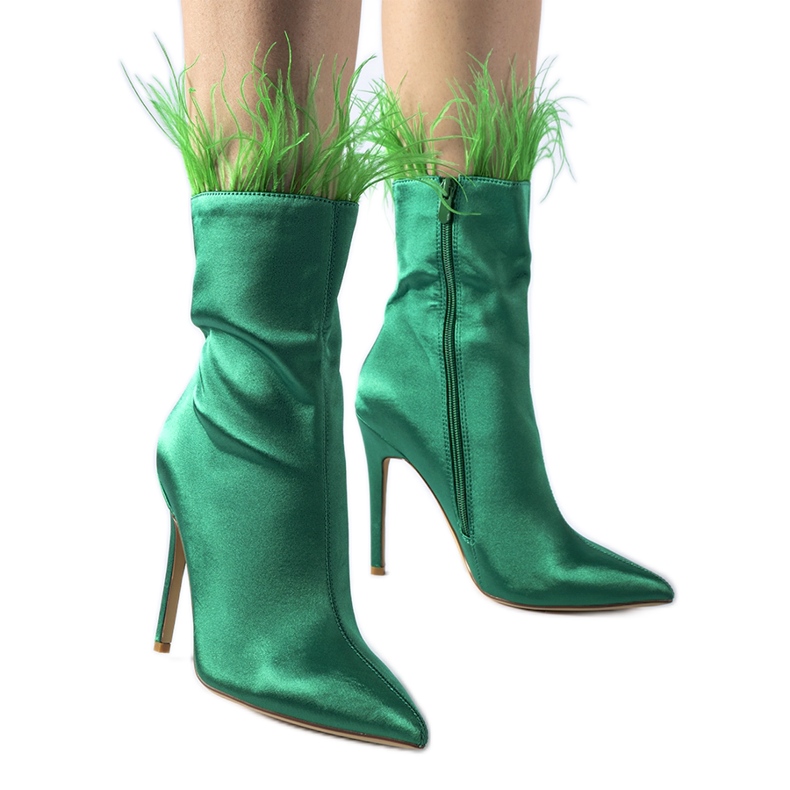 Zelené kotníkové boty zdobené peřím Selvena zelená