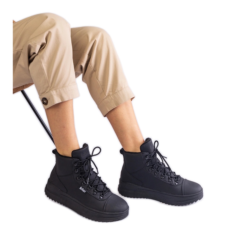 Černé teplé kozačky Lee Cooper LCJ-23-31-3028L černá