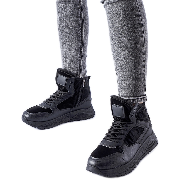 Černé zateplené vysoké tenisky Malles černá