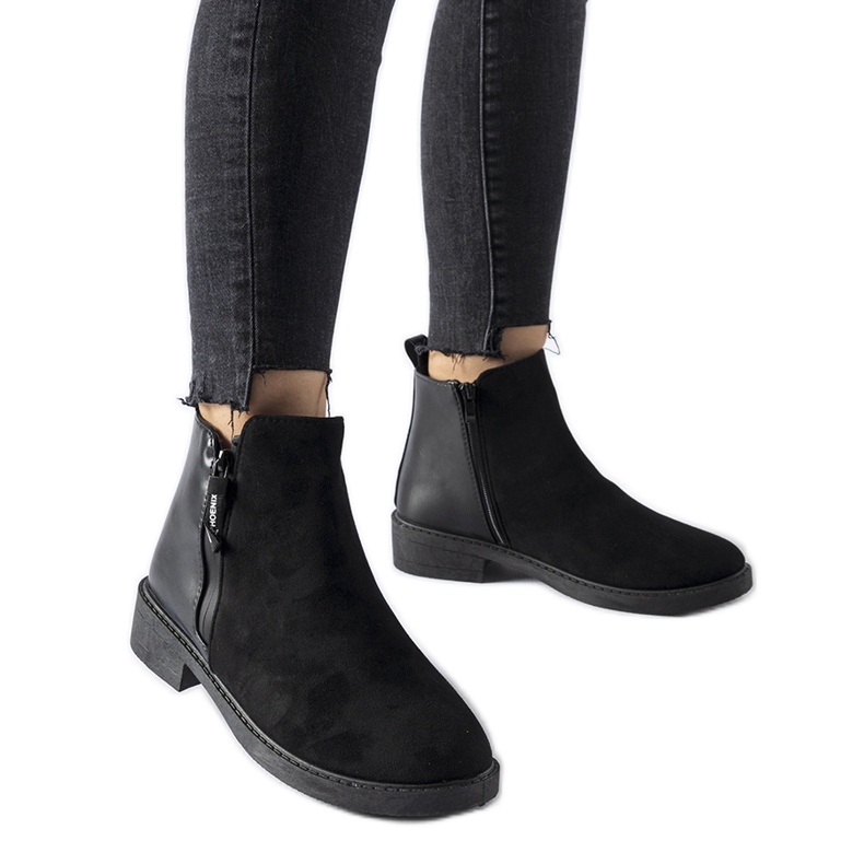 Černé zateplené klasické boty Montaldo černá