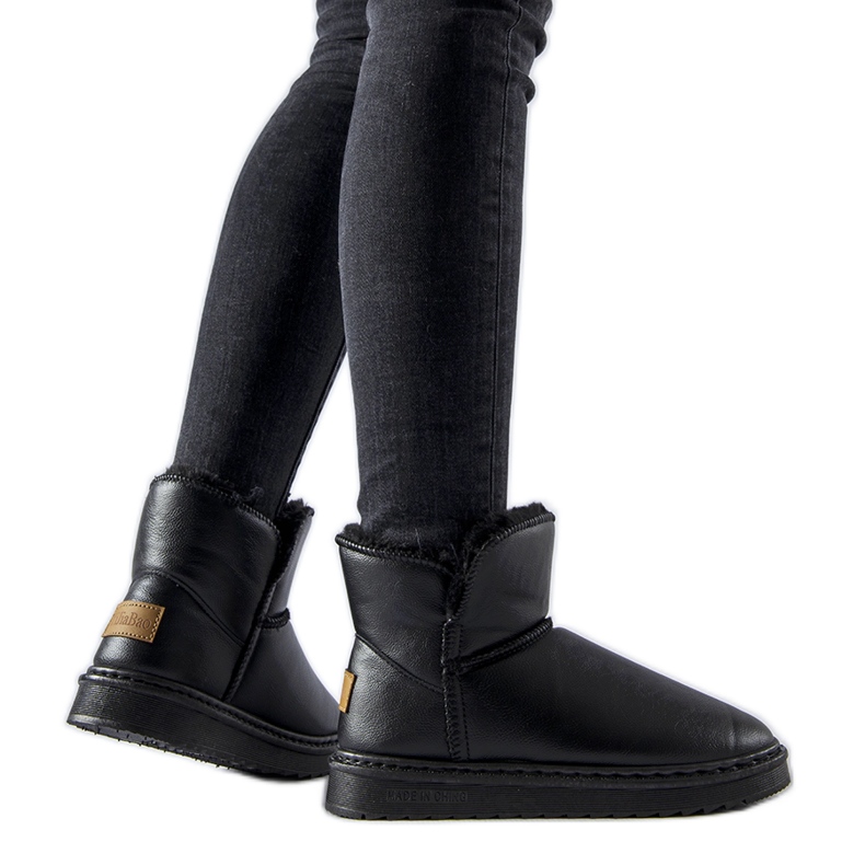 Černé zateplené sněhule Kaufman z ekokůže černá