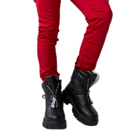 Černé zateplené sněhule s nápisy Eulalia černý