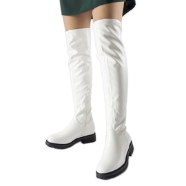 Bílé dlouhé kozačky s tmavou podrážkou Sisson bílý