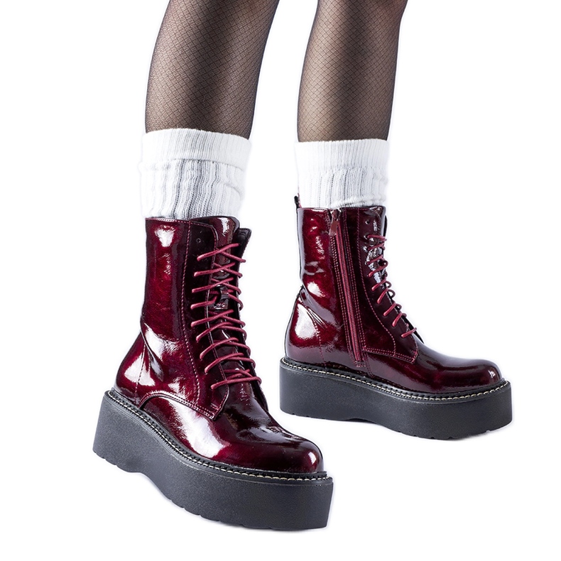 Burgundští patentoví pracovníci na platformě Leos červené