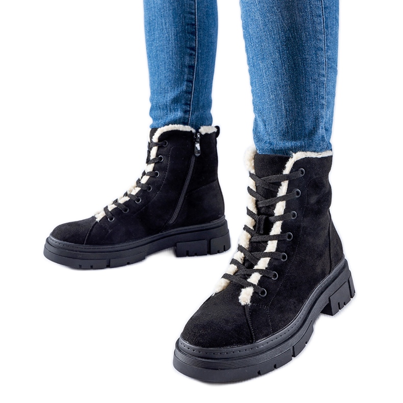 Černé zateplené kotníkové boty z eko semiše Chamblee černá