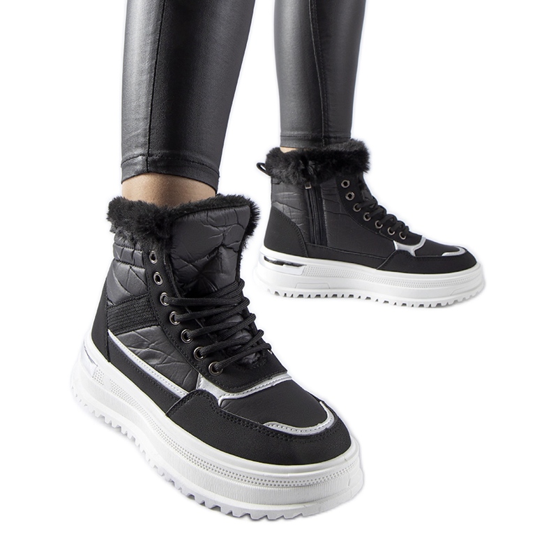 Černé sportovní sněhule Trieste s kožíškem černá