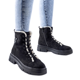 Černé zateplené kotníkové boty z eko semiše Pompei černá Černé zateplené kotníkové boty z eko semiše Pompei černá