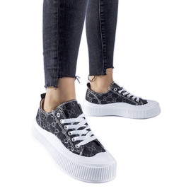 Černé tenisky zdobené monogramem Cavi černý