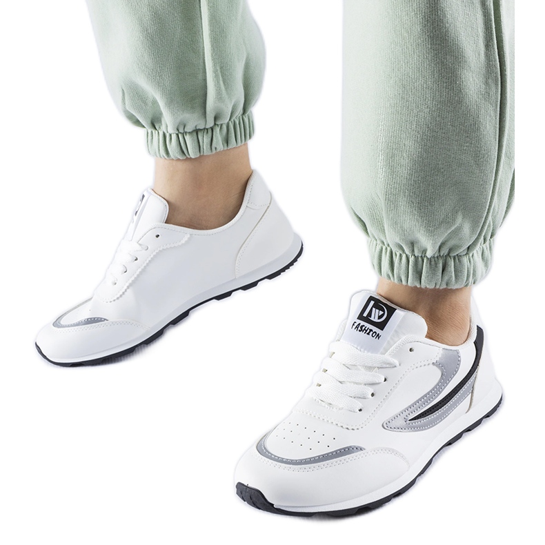 Bílé sportovní tenisky Cogliandrino bílý