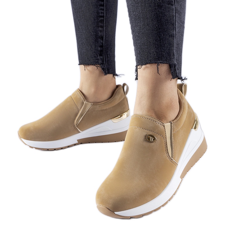 Tmavě béžové tenisky Vitale na klínku béžový