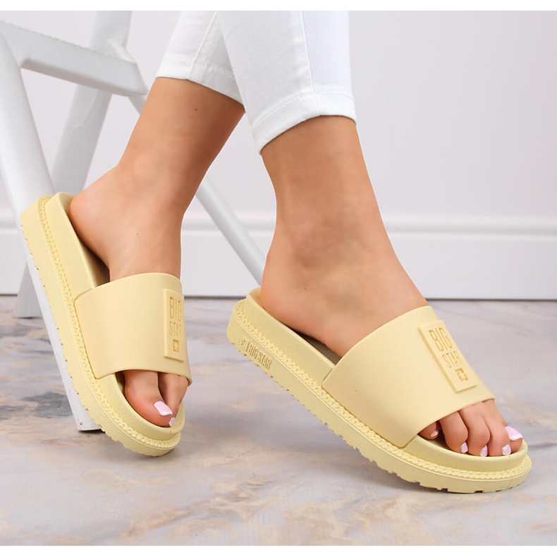 Žluté dámské žabky na platformě Big Star LL274427 žlutá