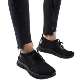 Černé prolamované tenisky Pierantonio černá